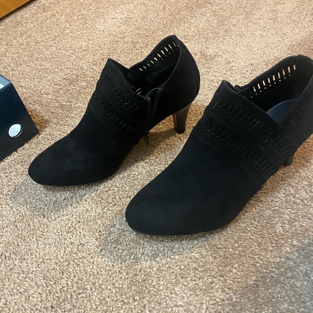 Karen Scott black booties- size 8- new in box